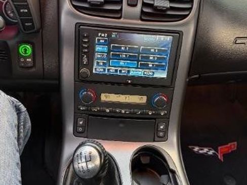 Used 2006 Chevrolet Corvette Convertible w/ Preferred Equipment Group image 19