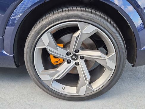 Certified 2022 Audi e-tron S Prestige w/ Prestige Package image 12