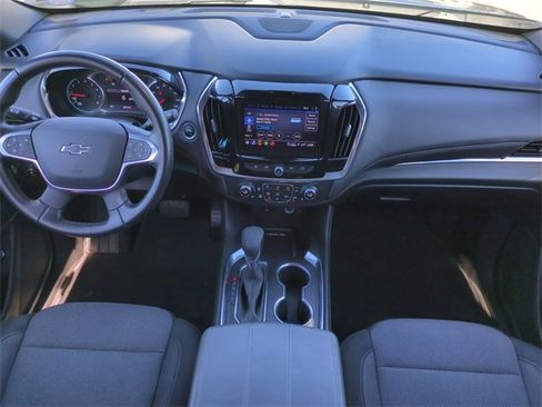 Certified 2023 Chevrolet Traverse LT image 18