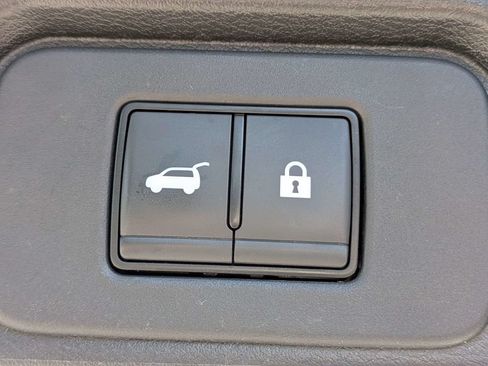 Used 2024 Nissan Rogue SV FWD image 13