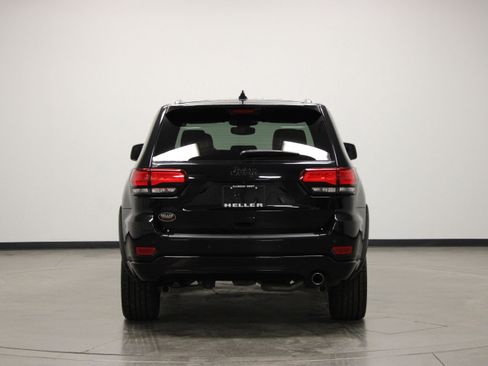 Used 2019 Jeep Grand Cherokee Altitude RWD image 7