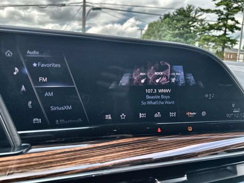 Used 2021 Cadillac Escalade Premium Luxury AWD/4WD image 14