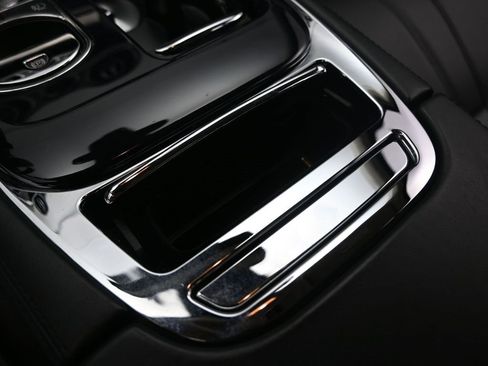 Used 2011 Jaguar XJ L image 32