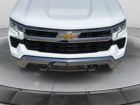 Used 2025 Chevrolet Silverado 1500 LT image 9