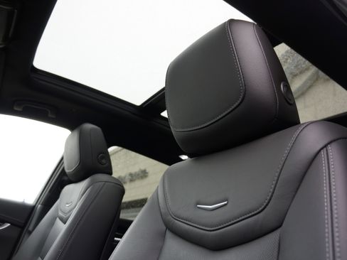 Used 2025 Cadillac XT5 Premium Luxury image 25