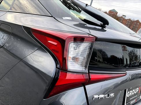 Used 2019 Toyota Prius LE image 27