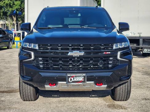 Used 2023 Chevrolet Suburban Z71 w/ Luxury Package AWD/4WD image 2