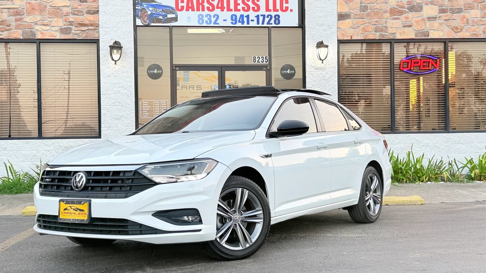 Used 2019 Volkswagen Jetta R-Line FWD image 2