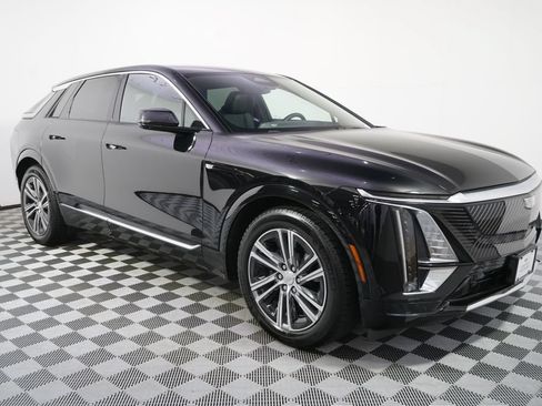 Used 2024 Cadillac Lyriq Luxury w/ LPO, Floor Liner Package AWD/4WD image 8