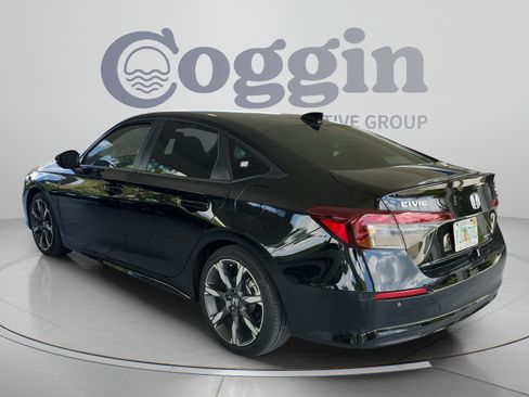Used 2025 Honda Civic Sport Touring image 3
