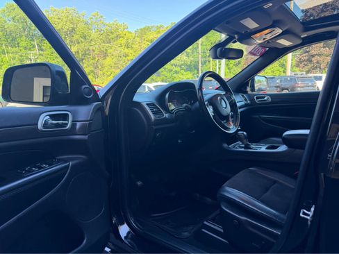 Used 2018 Jeep Grand Cherokee Altitude AWD/4WD image 14