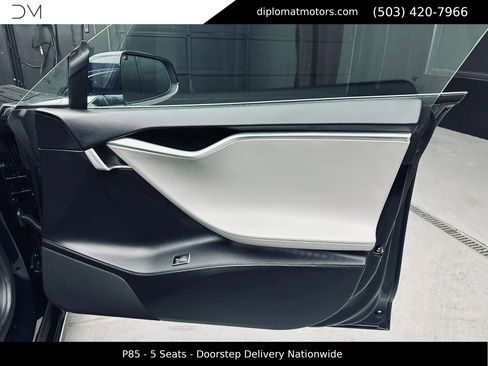 Used 2013 Tesla Model S Performance RWD image 26