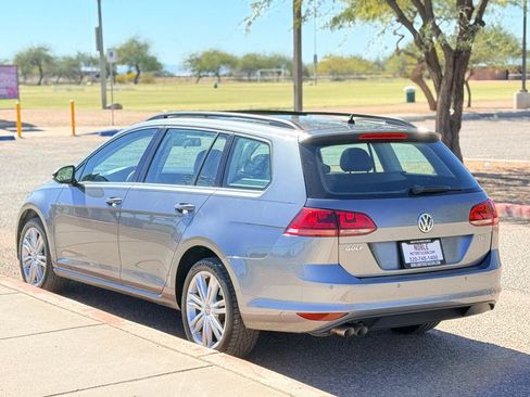 Used 2015 Volkswagen Golf TDI SE FWD image 3