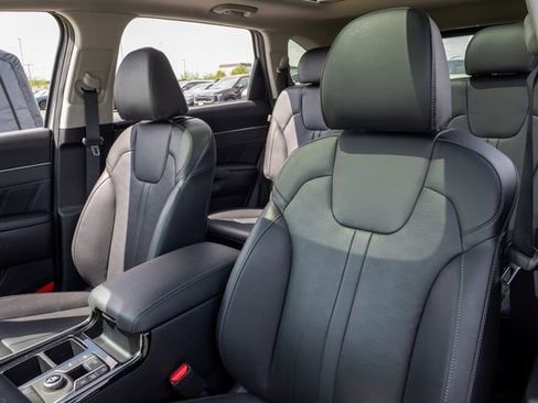 Certified 2025 Kia Sorento SX image 11