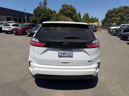 Used 2023 Ford Edge SE w/ Black Appearance Package AWD/4WD image 4