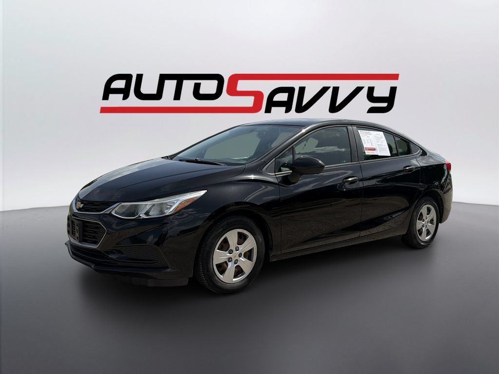 Used 2018 Chevrolet Cruze LS FWD image 1