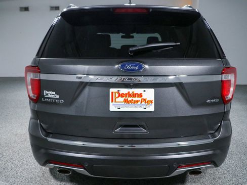 Used 2018 Ford Explorer Limited w/ Ford Safe & Smart Package AWD/4WD image 8