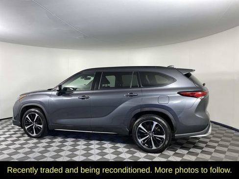 Used 2021 Toyota Highlander XSE AWD/4WD image 5