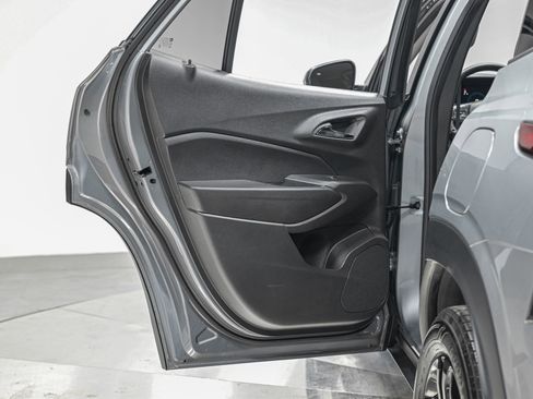 Used 2025 Chevrolet Trax ACTIV w/ Driver Confidence Package image 25