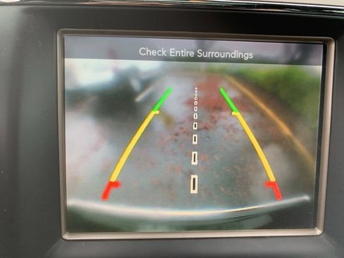 Used 2017 Jeep Grand Cherokee Limited w/ Luxury Group II image 22