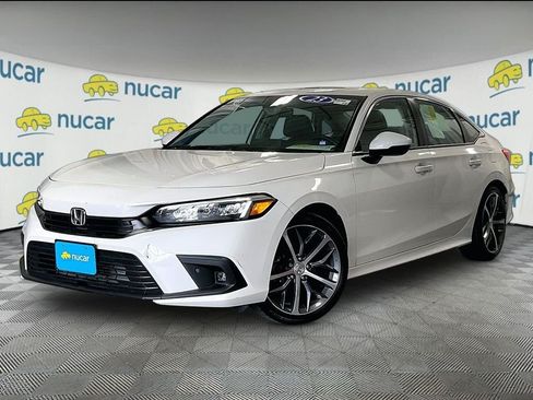 Used 2023 Honda Civic Touring image 3