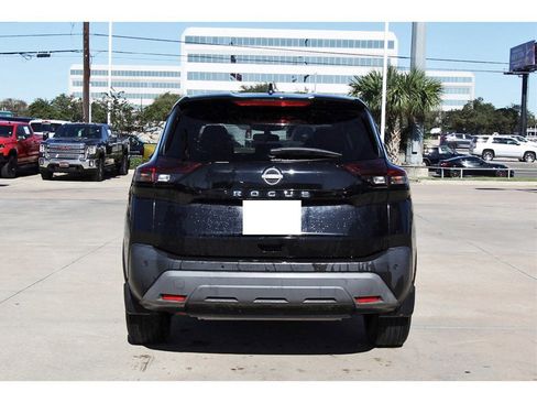 Used 2023 Nissan Rogue S image 5