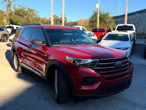 Used 2021 Ford Explorer XLT image 7