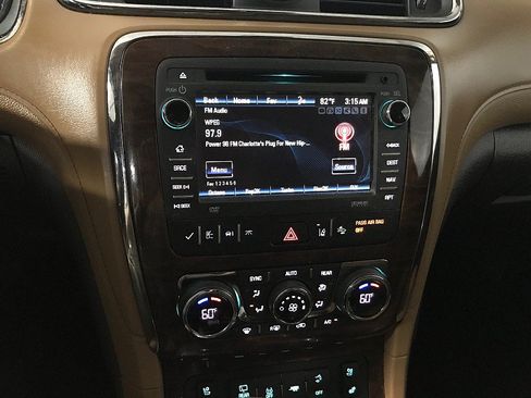 Used 2017 Buick Enclave Premium w/ Experience Buick Package FWD image 27