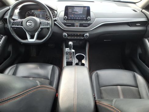 Used 2024 Nissan Altima 2.5 SR FWD image 12
