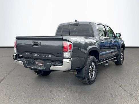 Used 2022 Toyota Tacoma TRD Off-Road image 7