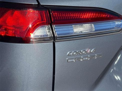 Certified 2024 Toyota Corolla Cross L image 6