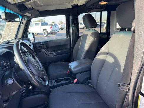 Used 2018 Jeep Wrangler Unlimited Sport S image 12