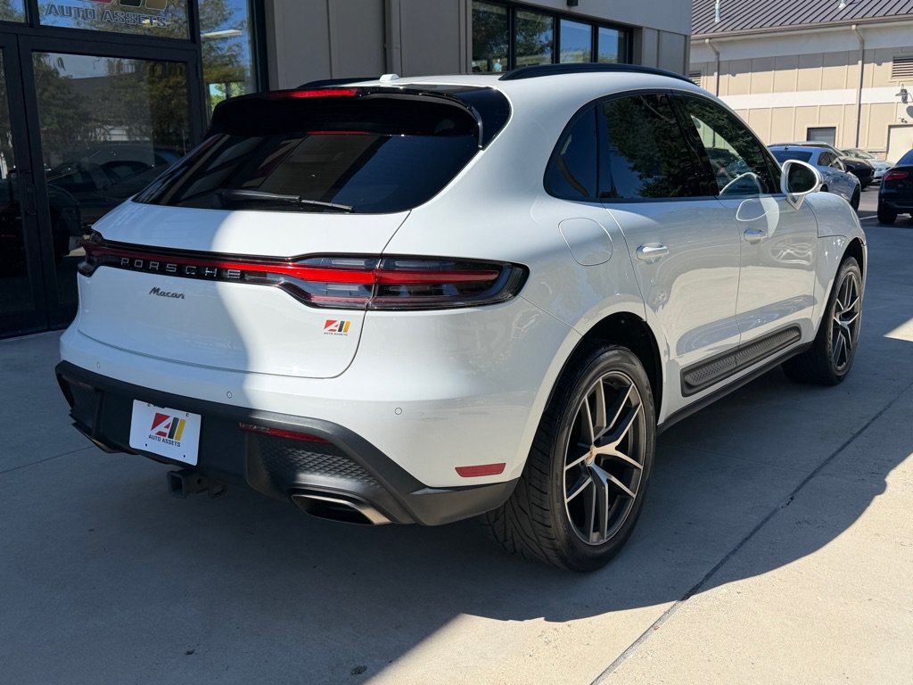 Used 2023 Porsche Macan AWD/4WD image 8