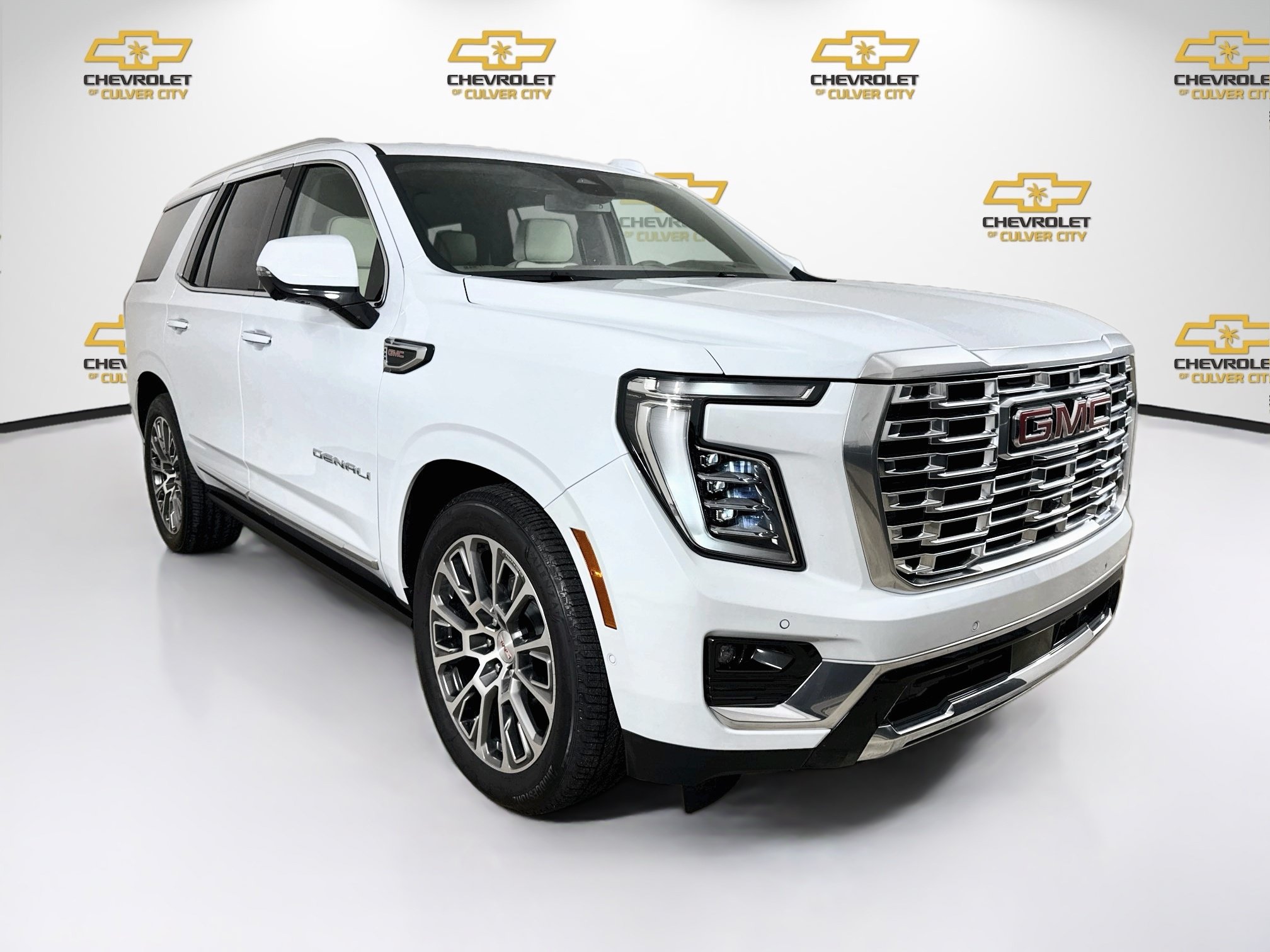 Used 2026 GMC Yukon Denali w/ Sun & Power Step Package RWD image 1