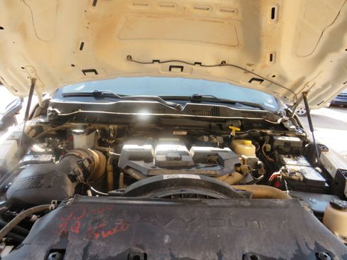 Used 2018 RAM 3500 Tradesman w/ Chrome Appearance Group image 24