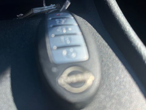 Used 2025 Nissan Altima 2.5 SV FWD image 25