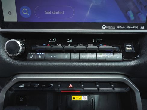 Used 2024 Toyota Tundra Limited image 28