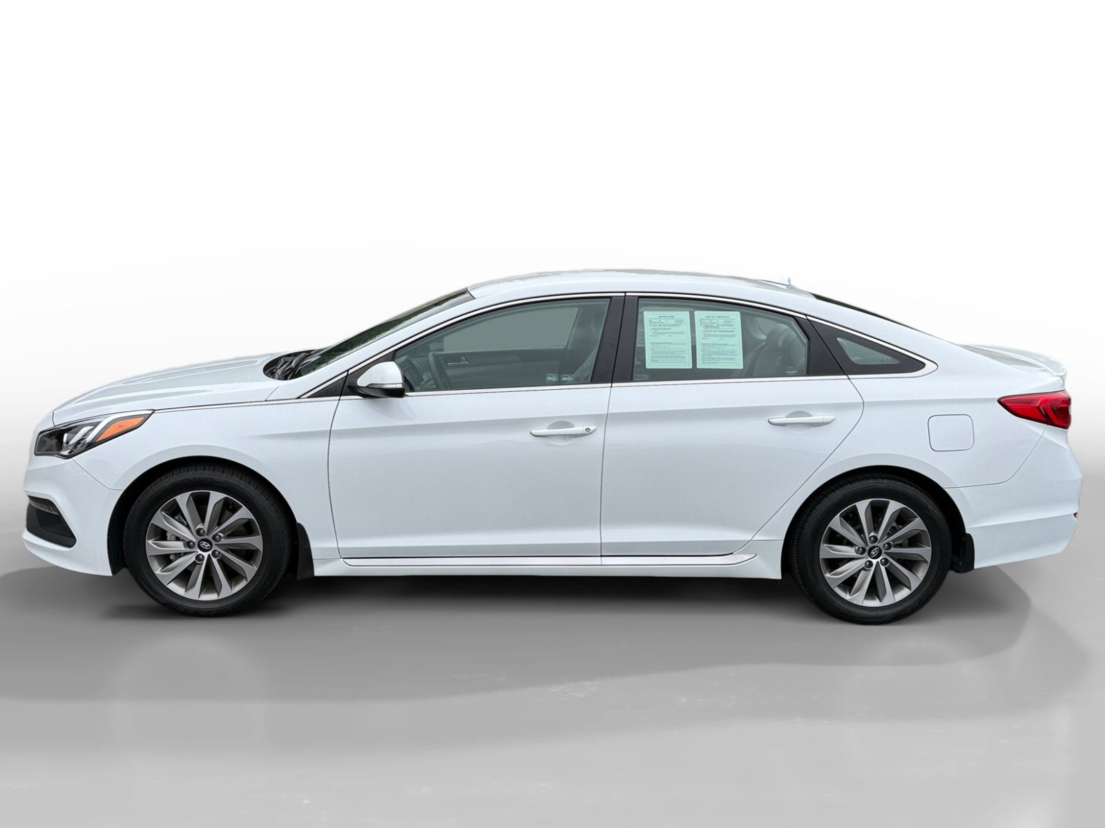 Used 2017 Hyundai Sonata Sport FWD image 2