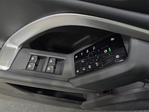 New 2025 Audi Q5 2.0T Premium image 28