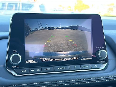 Certified 2025 Nissan Rogue SV image 32