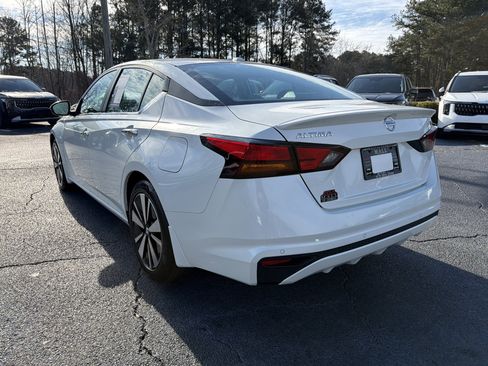 Used 2021 Nissan Altima 2.5 SV image 4