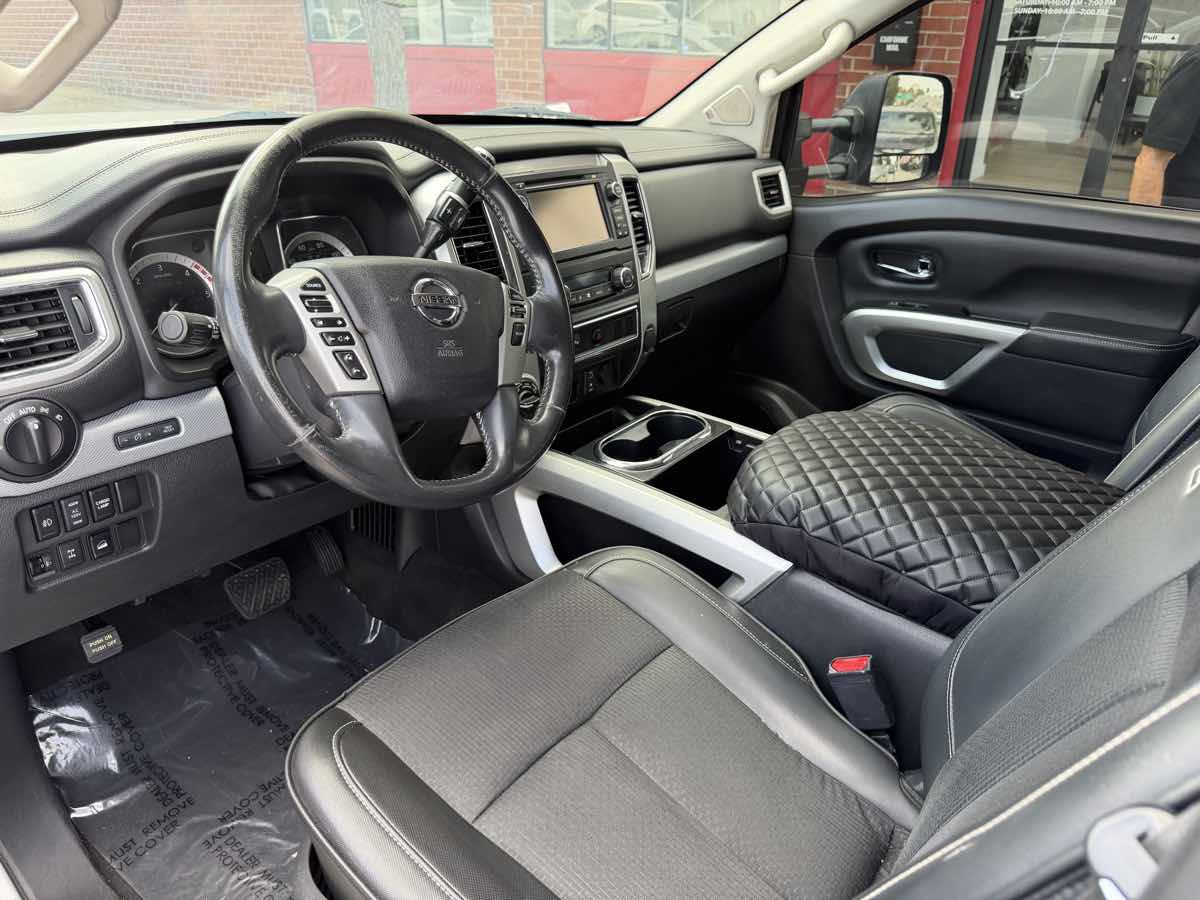 Used 2016 Nissan Titan PRO-4X AWD/4WD image 13