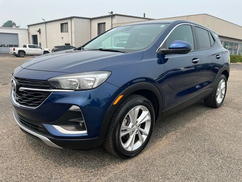 Used 2023 Buick Encore GX Preferred w/ Cold Weather Comfort Package FWD image 9