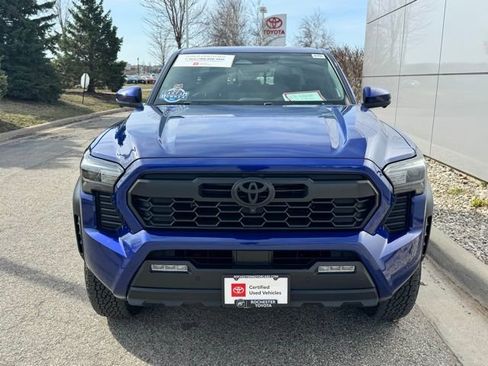 Certified 2024 Toyota Tacoma TRD Off-Road w/ TRD Off Road Premium Package AWD/4WD image 37