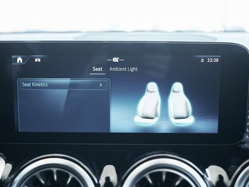 Used 2025 Mercedes-Benz GLB 250 GLB 250 w/ Exclusive Package image 55