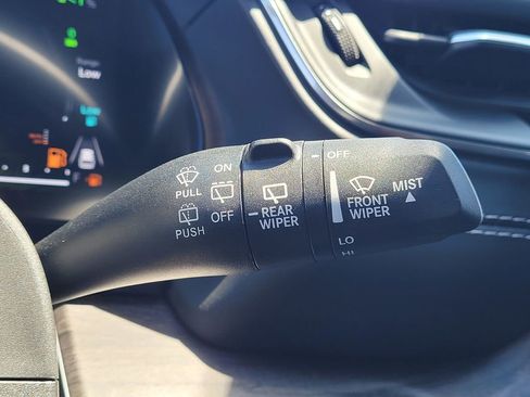 Used 2022 Jeep Grand Cherokee Overland w/ Luxury Tech Group IV AWD/4WD image 17