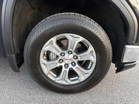 Used 2025 GMC Sierra 1500 SLT image 13