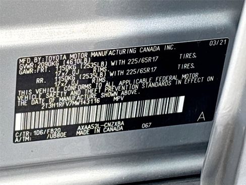 Used 2021 Toyota RAV4 LE image 33