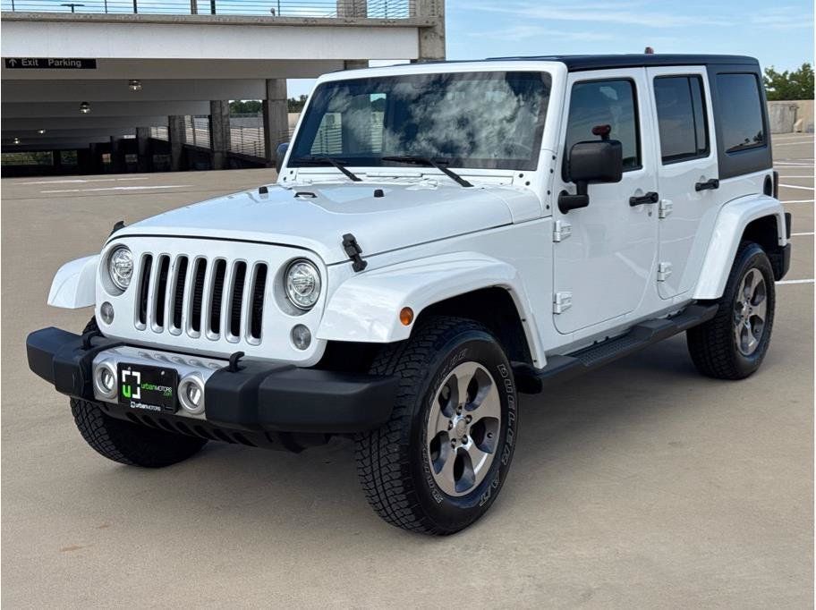 Used 2017 Jeep Wrangler Unlimited Sahara w/ Connectivity Group AWD/4WD image 3