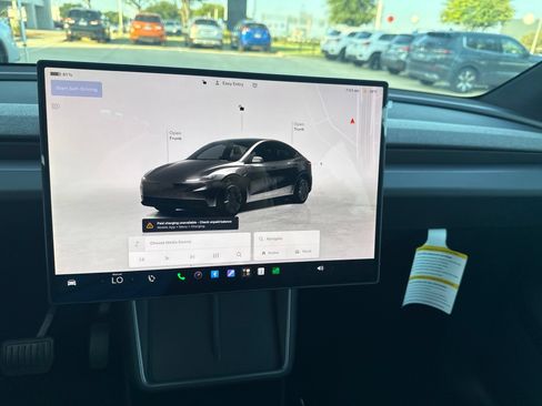 Used 2026 Tesla Model Y 2WD image 8